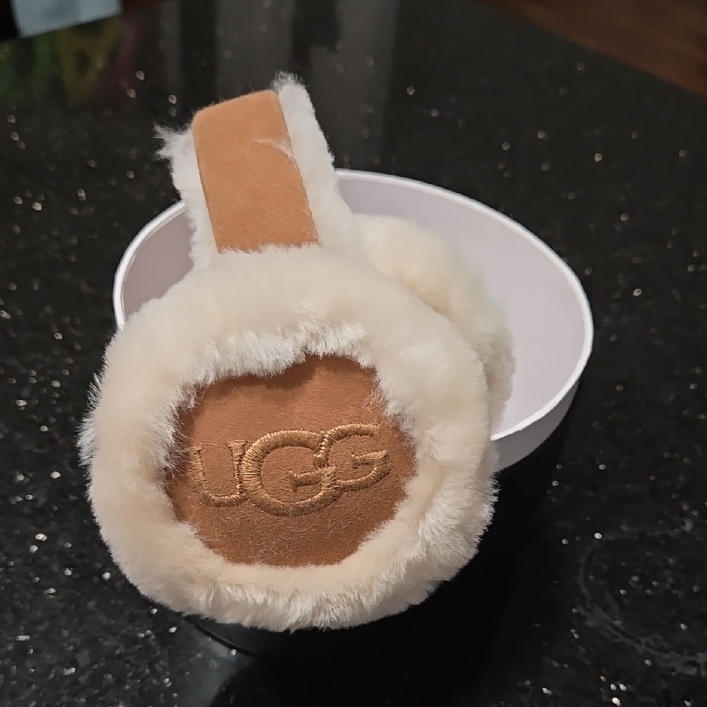 UGG earmuffs with Embroidered Logo, chestnut color, brand new in a gift box